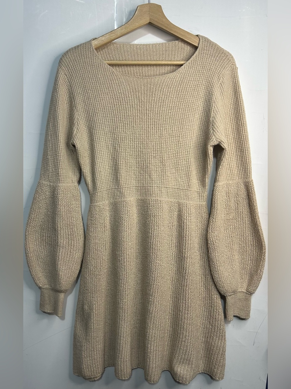 Medium Cream Knit Ballon Sleeve Dress
